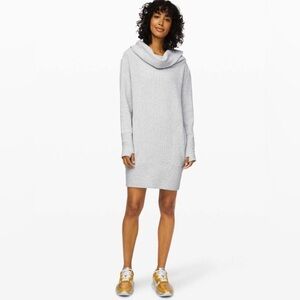LULULEMON - Along The Way Dress in Heathered Core Ultra-light Grey. XXS